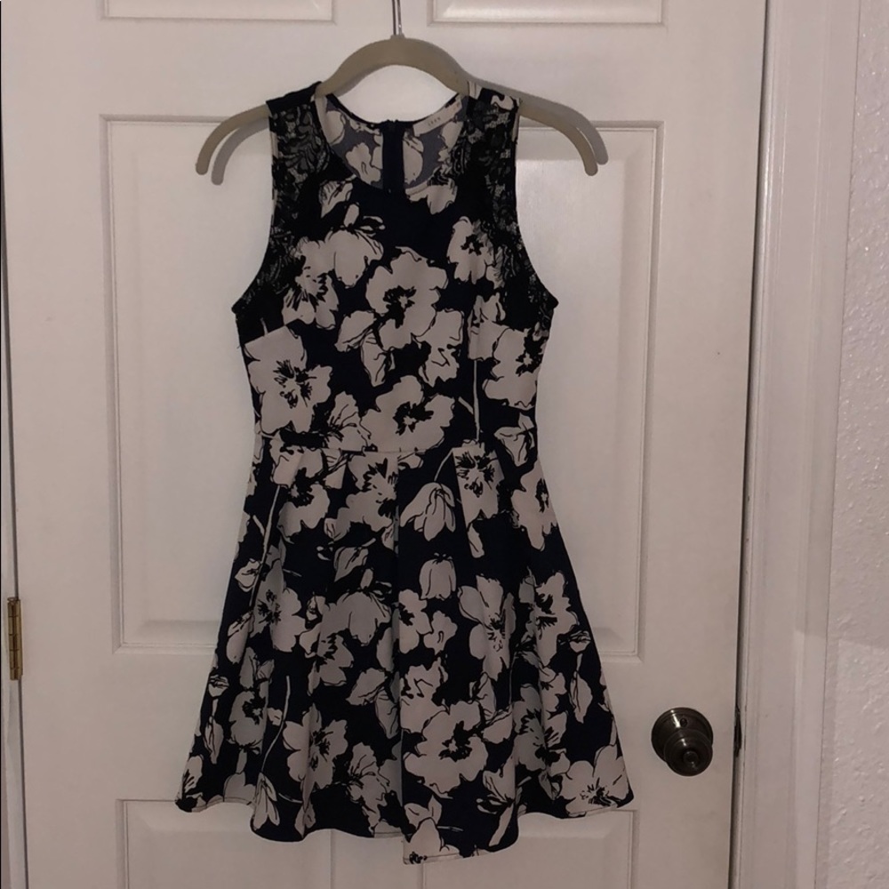Fitted floral dress - navy/white size xs